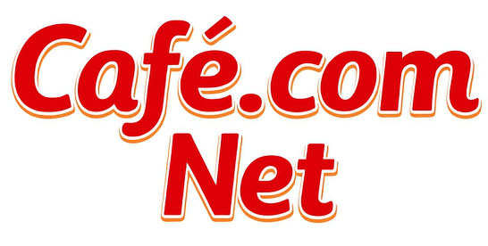 Logo estilizado com as palavras "Café.com Net" em fonte arredondada vermelha com contorno alaranjado sobre fundo branco.